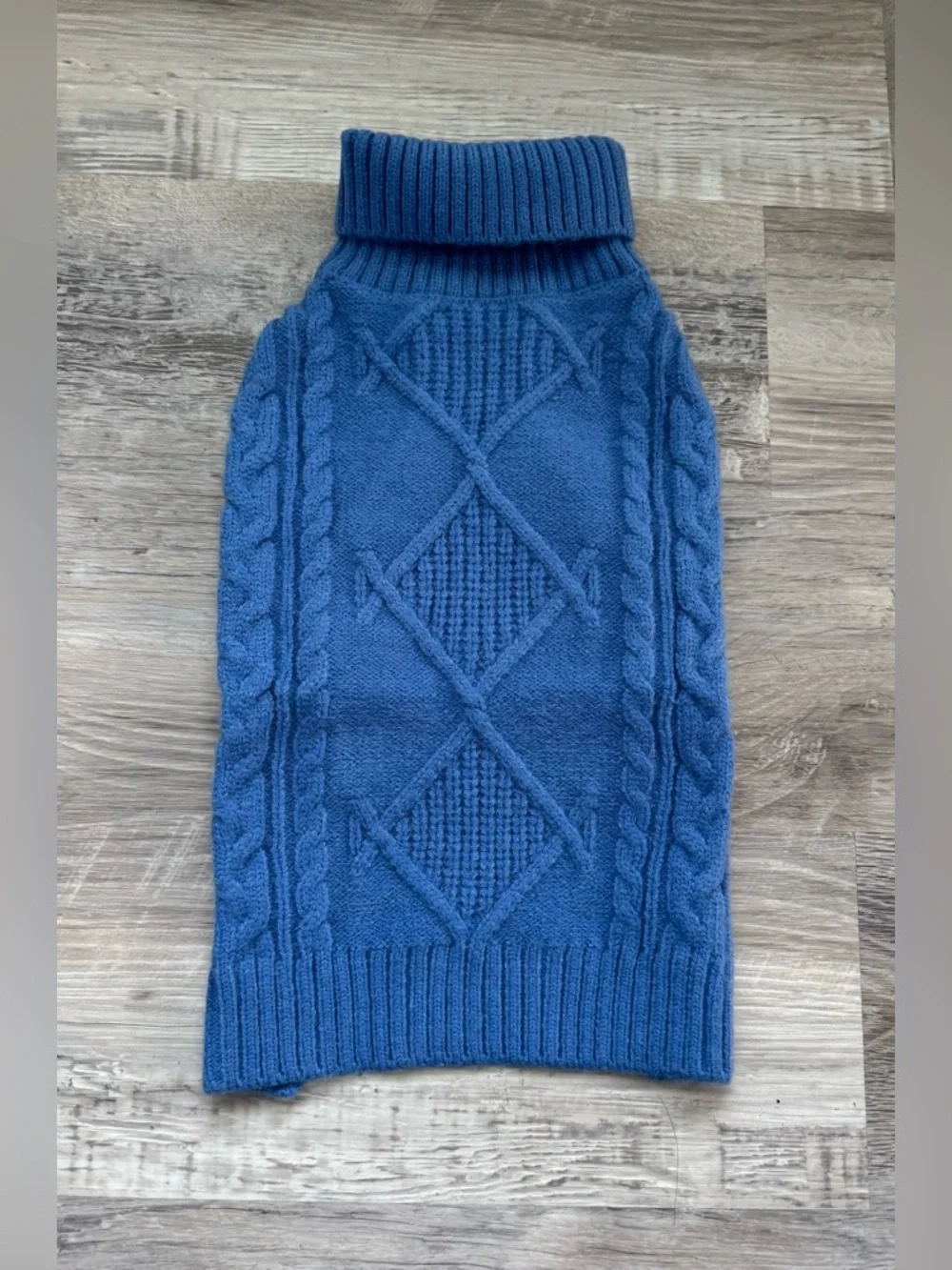 ASENKU Dog Sweater, Size M. Features a beautiful cornflower-blue color. This war
